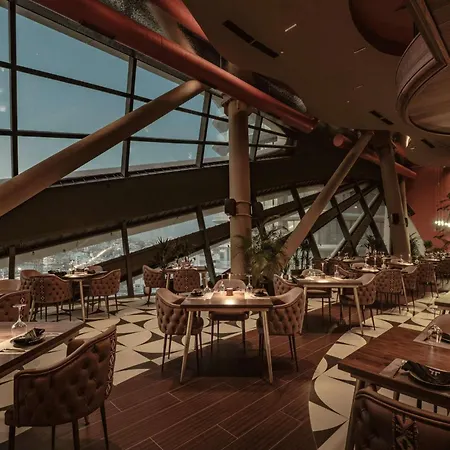 Sky-high Luxury At Zaha Hadid's Mercury Towers 아파트